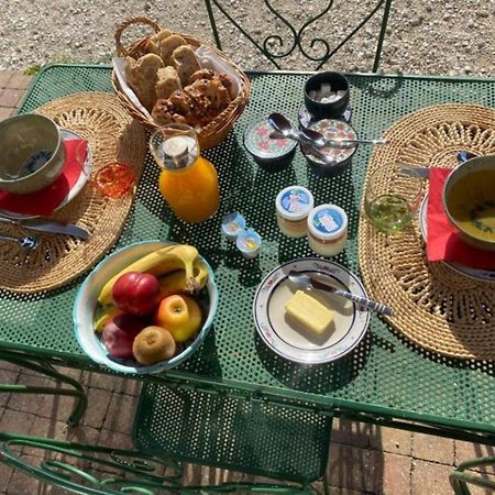 Chez Karine Bed & Breakfast Ceyzerieu Bagian luar foto