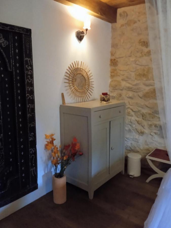 Chez Karine Bed & Breakfast Ceyzerieu Bagian luar foto