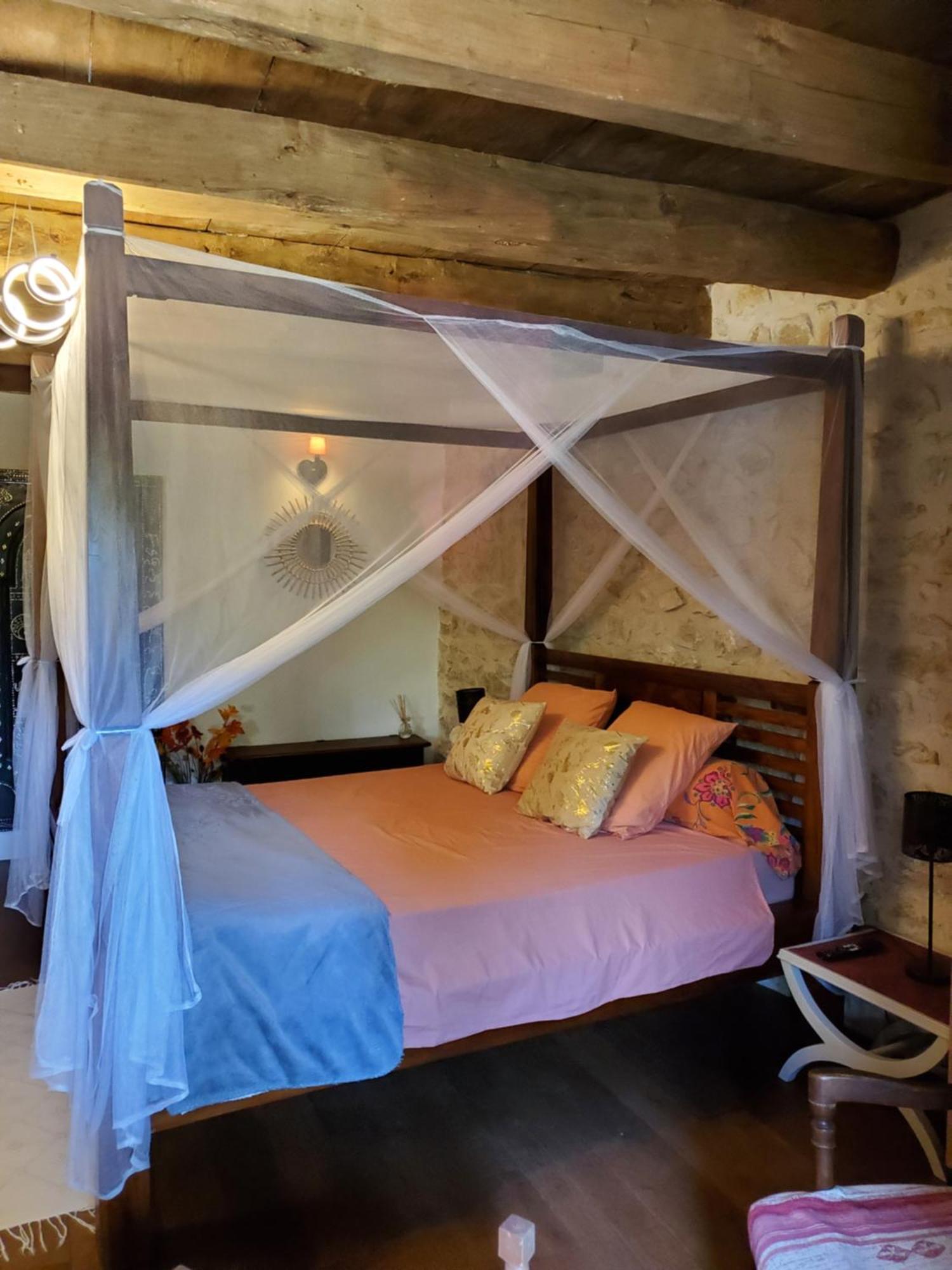 Chez Karine Bed & Breakfast Ceyzerieu Bagian luar foto
